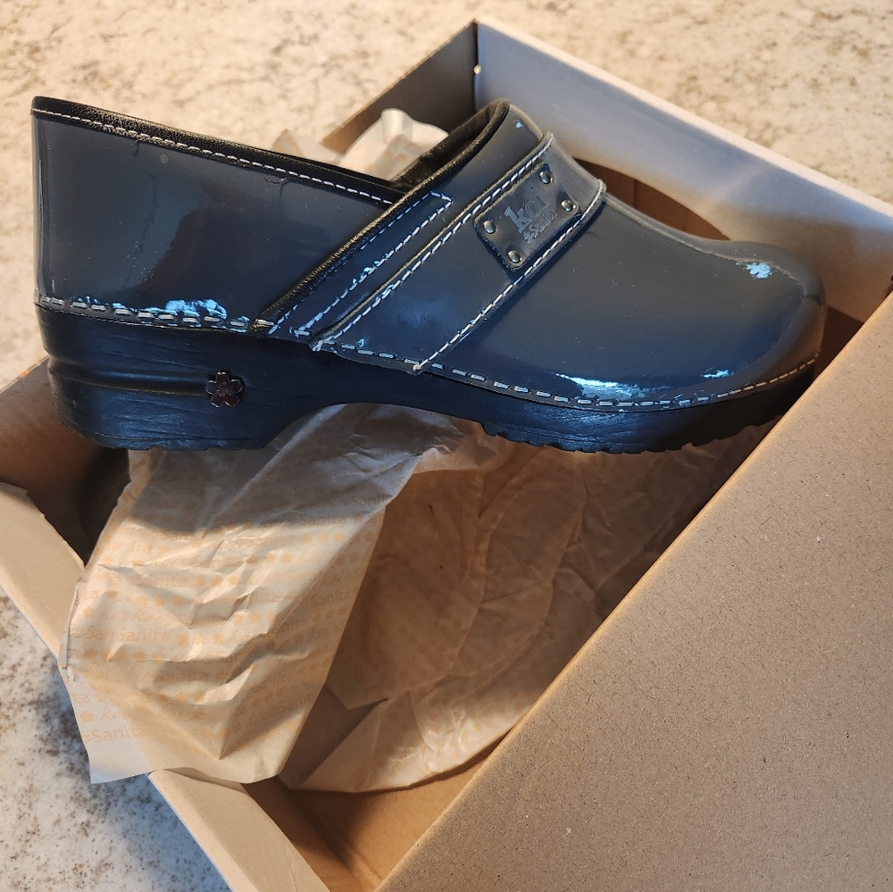 Sanitas Prof. Lindsey clogs, Gray patent leather